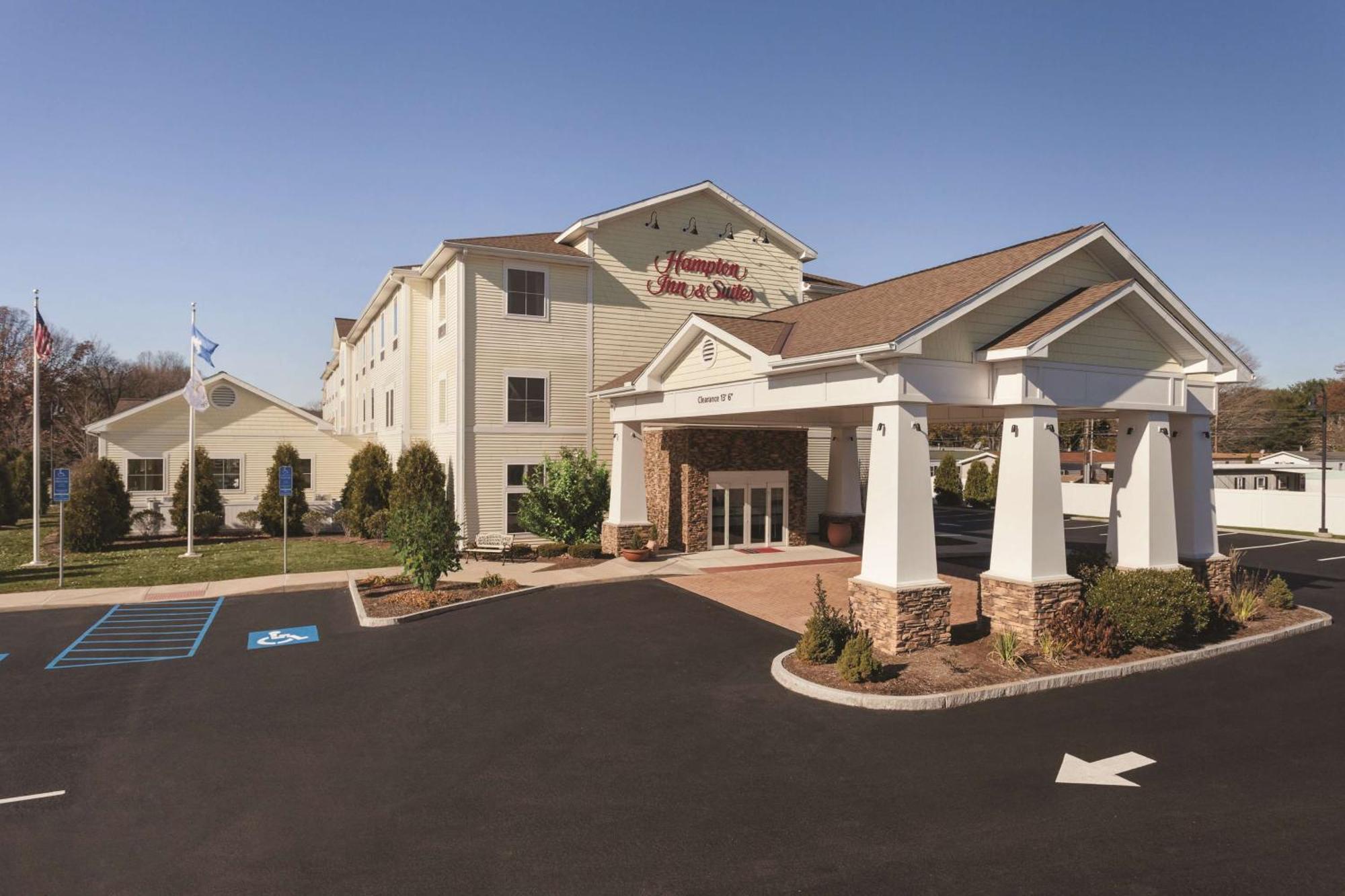 Hampton Inn & Suites Мистик Экстерьер фото