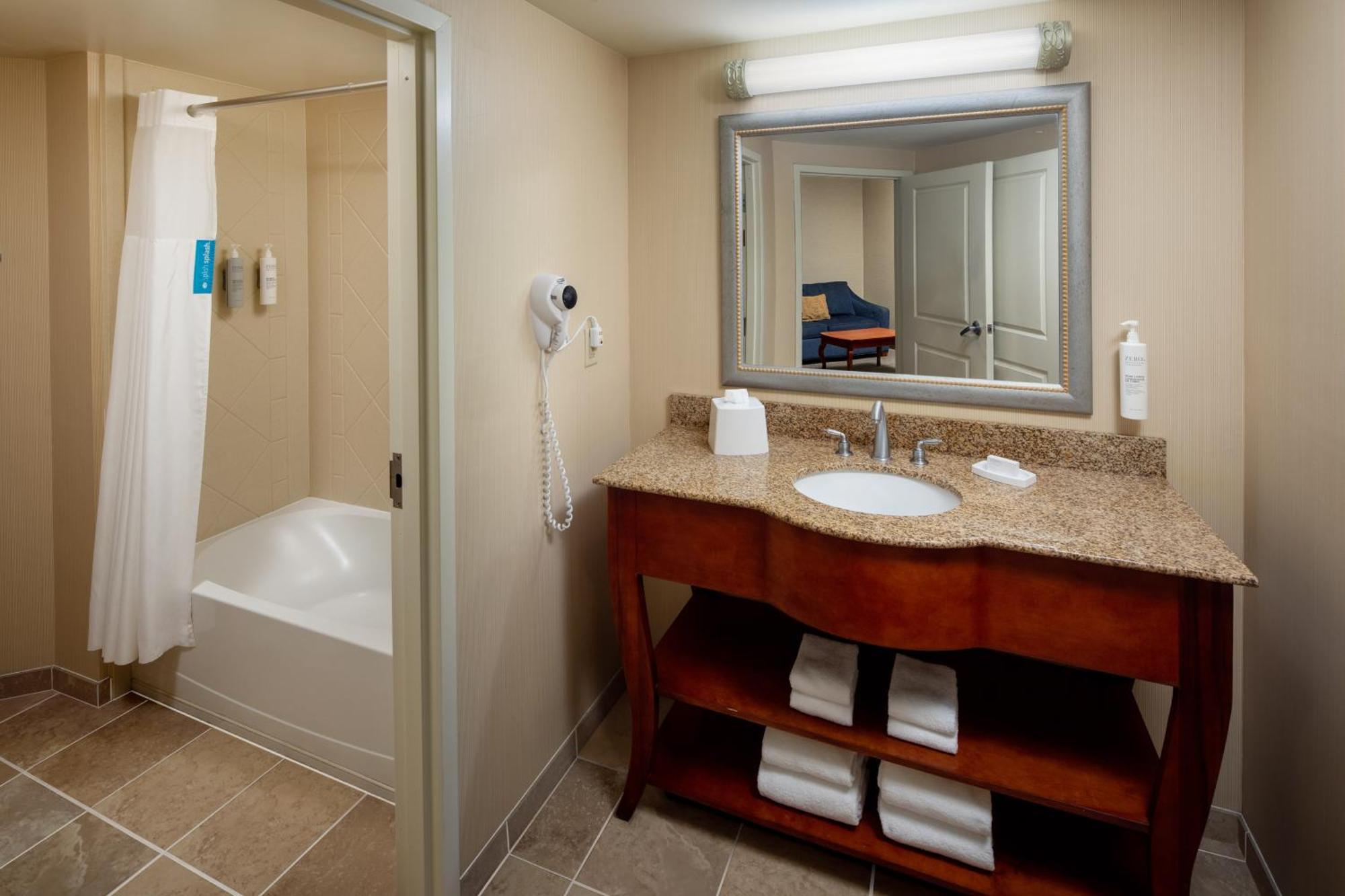 Hampton Inn & Suites Мистик Экстерьер фото
