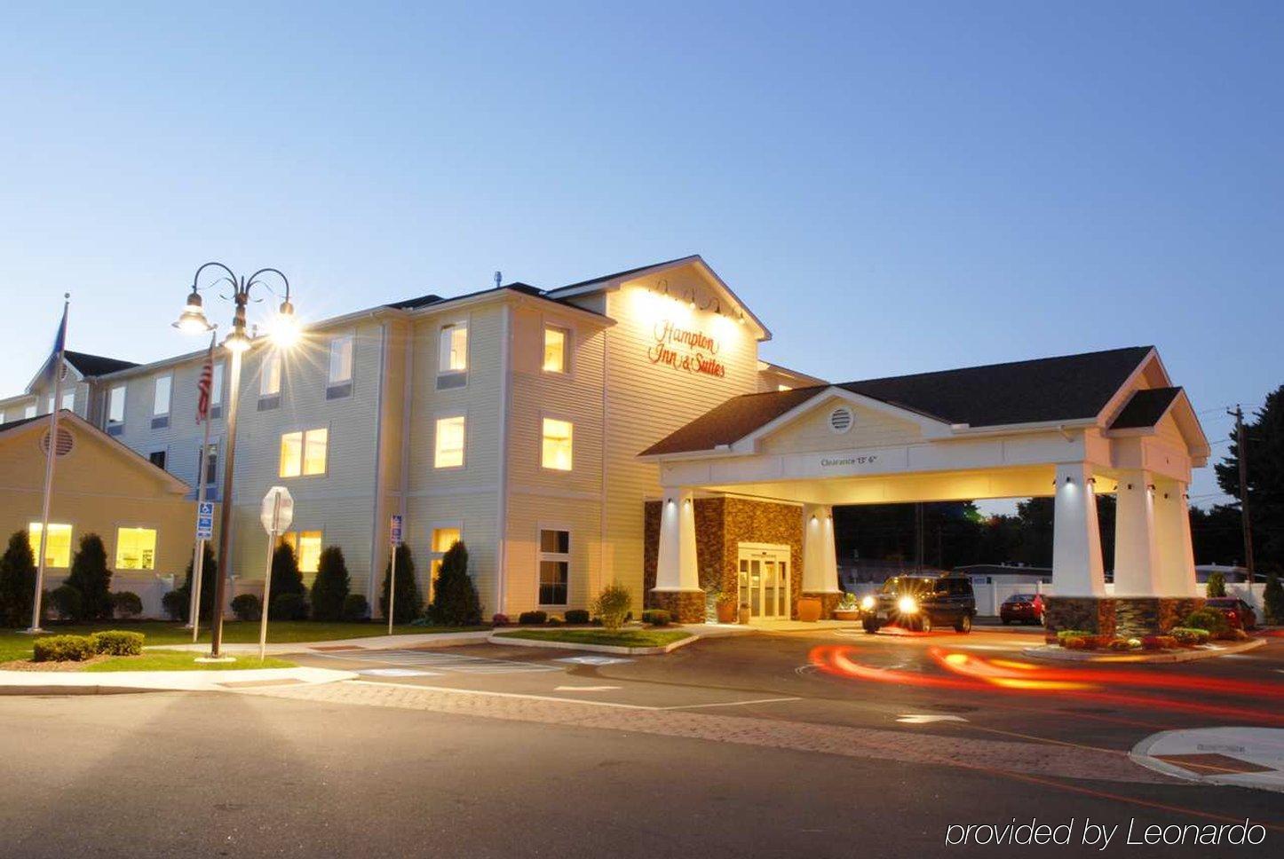 Hampton Inn & Suites Мистик Экстерьер фото